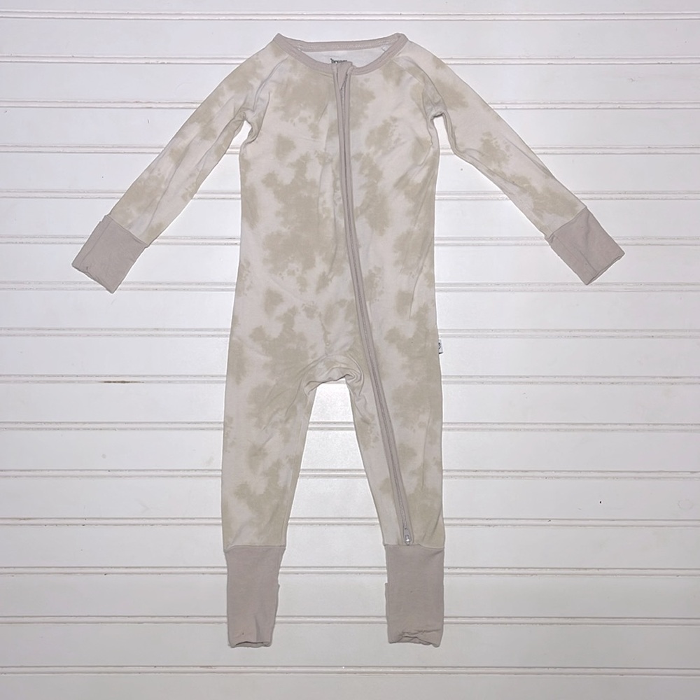 DREAM BIG LITTLE VGUC Sad Beige Tie Dye Zip Up Footless Pajamas